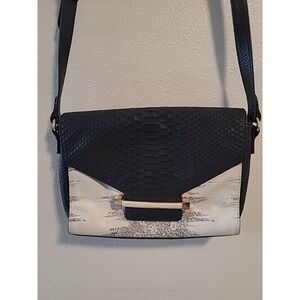VINCE CAMUTO Black Cream Snake‎ Purse Handbag Fold Over With Strap